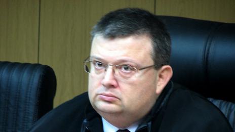 Организират протест срещу Сотир Цацаров в социална мрежа