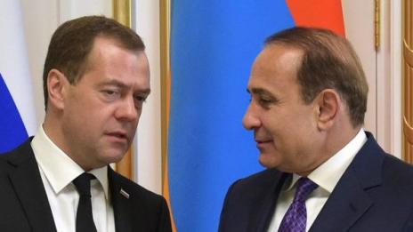 Русия продава оръжия и на Армения, и на Азербайджан