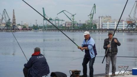 Мекото време дава надежди за ранен улов на варненските рибари
