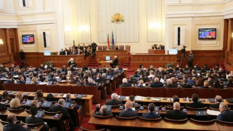  Парламентът пусна споразумението с Канада  