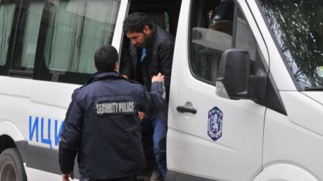 В Ямбол пипнаха 18 бежанци от Афганистан