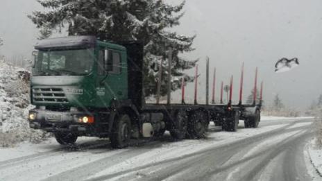 Ограничиха движението на камиони през прохода „Превала“