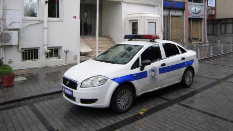 Въоръжени нахлуха в офис на управляващите в Истанбул