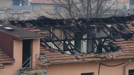 След ада в Рояк, едното от момчетата - герои с паник атаки. Бълнува стихията!