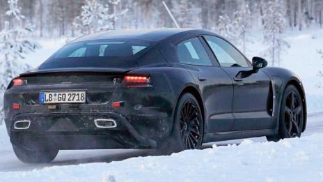 Porsche прави зимни тестове на първия си електромобил
