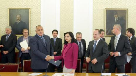 Кабинетът се събира за първо заседание
