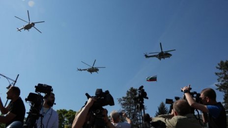 Новите бойни самолети F-16 Block 70 прелетяха над София за 6 май