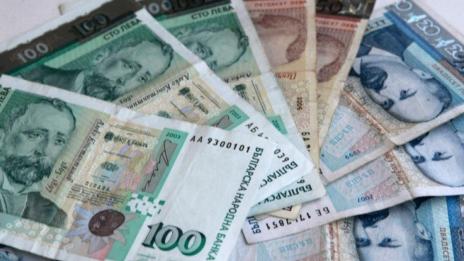 Осъдиха касиерка в градския транспорт, откраднала близо 15 000 лева