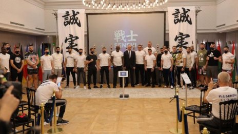 Всички бойни звезди преминаха официалния кантар на SENSHI успешно