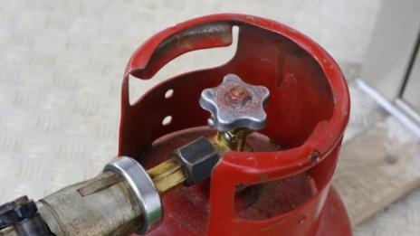 Жена пострада, опита да гаси пожар от газова бутилка 