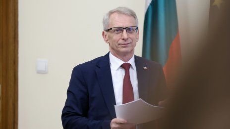 Денков: България се отлепи от корупционното дъно