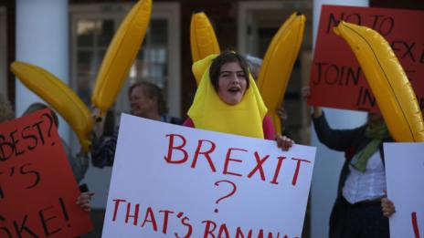 Британците срещу Brexit, искат нов референдум 
