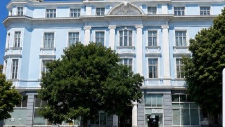 Временно пренасочват пункта за издаване на регистрационни карти на чужденци във Варна