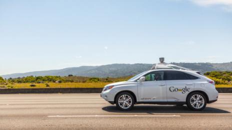 Самоуправляващата се кола на Google катастрофира