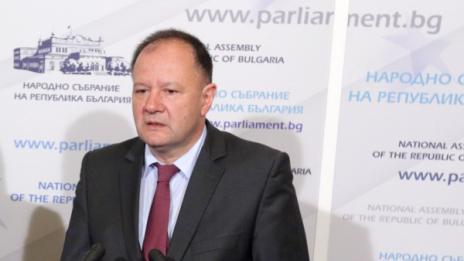 На БСП им втръсна от конституционни пазарлъци