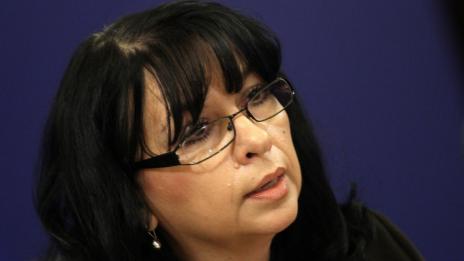 Петкова: Не държавата, пазарът определя цените на горивата  