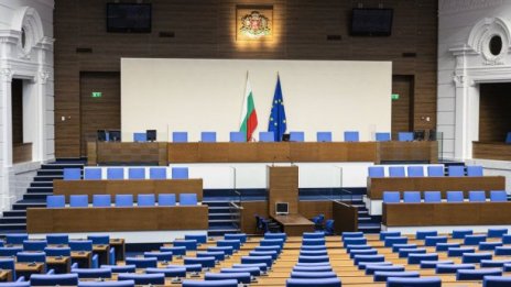 Депутатите избират управител на НЗОК