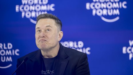 Името на Мъск в досиетата Епстийн срина акциите на Tesla