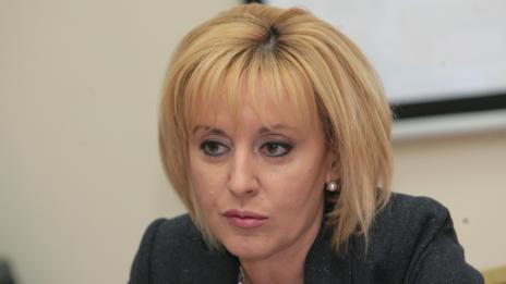 Мая Манолова не се вижда като партиен функционер  
