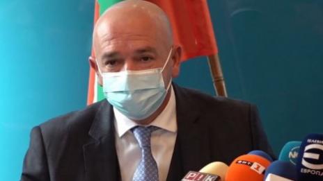 Мутафчийски: Смущаващо е, че ще се сдобием с толкова голям брой ваксини и на такава огромна цена