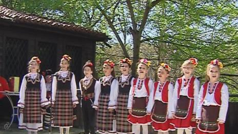 "Щрихи от утрото" (28.04.2016) - Как магията на Възкресението завладя сърцата на малките варненчета?