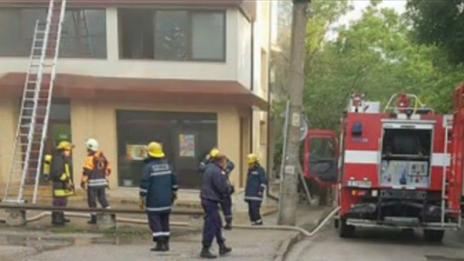 Мълния подпали сграда в Хасково