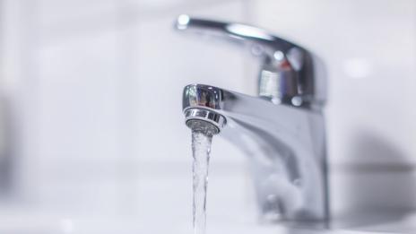 Варненец получи солена сметка за топла вода без да има потребление