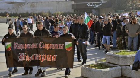 Националисти на шествие срещу нелегалните мигранти