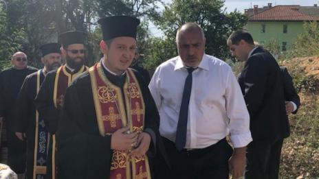 Бойко Борисов инспектира строеж на църква в Габрово