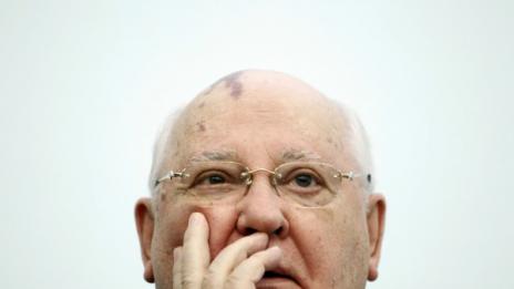 Горбачов застана твърдо зад Путин