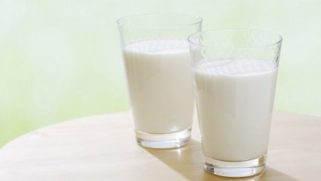Такси на търговските вериги оскъпяват млякото