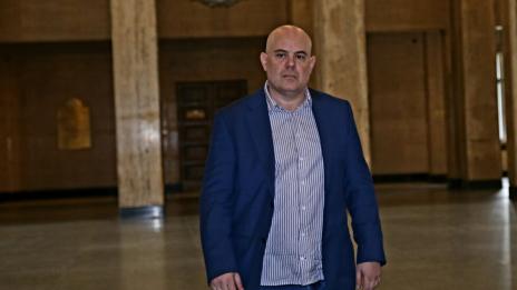 Етичната комисия ще оцени нравствените качества на Гешев