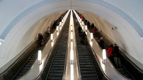 Затвориха метростанция в Санкт Петербург заради подозрителен предмет