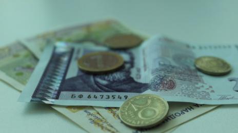 Баба метна на апаши 3170 лева в Сливен