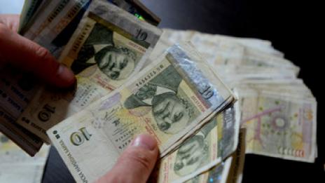 Правителството дава още 12 000 лв за стипендии