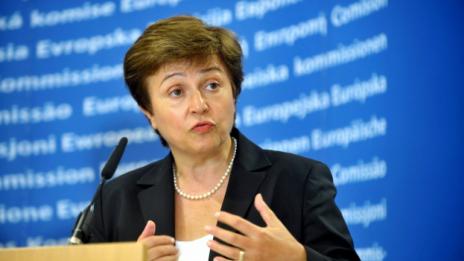 Георгиева: Справянето с бежанците е основен проблем за ЕС