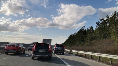 Вода заля АМ "Тракия" край Пловдив
