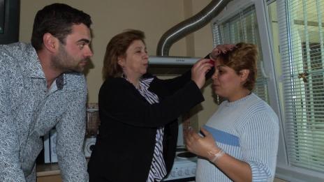 Общински съветници направиха великденски подаръци на кризисния център