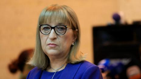 Цецка Цачева подава оставка!