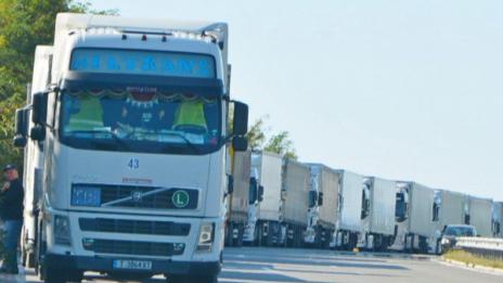 Спират камионите над 12 т по пътя Обзор - Слънчев бряг  