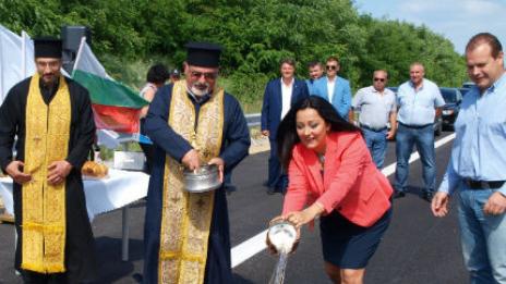 Министър Павлова откри нова отсечка между Свиленград до Капитан Андреево