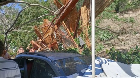 Свлачище затрупа заведение край Албена