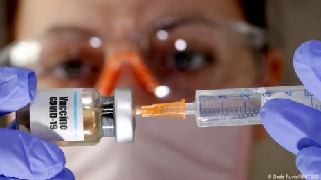 МЗ: Ваксините срещу COVID-19 са безопасни! Няма чип