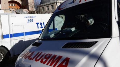 Стена се срути в Истанбул, има загинали