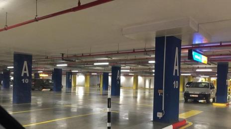 Празните молове в Китай стават все по-изобретателни в битката за клиенти