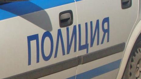 Пуснаха затворник за операция, хванаха го да кара мигранти