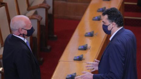 Депутатите работят извънредно и в неделя