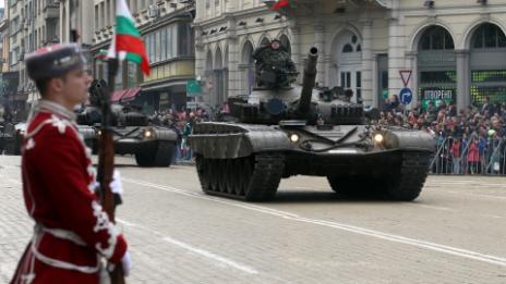 Традиционен военен парад в София за Деня на храбростта