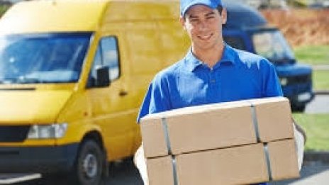 КРС проверява поскъпването на куриерските услуги от 1 март