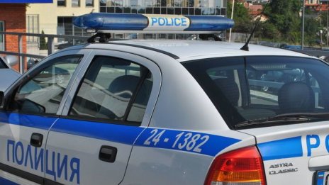 Наемателка троши и пали вещи в жилището, в което живее